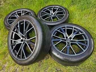 Kompletní letní orig. Audi Q8 SPORT - 285/40 R22 XL - 5x112 - 3