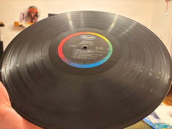 Beatles — Revolver. LP - 3