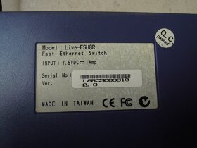 Switch OvisLink Live FSH8R 8x 10/100 Mb/s, desktop - 3