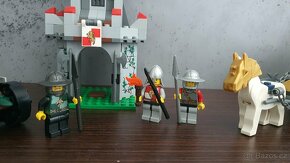 LEGO Kingdoms 7948 a 7078 - 3