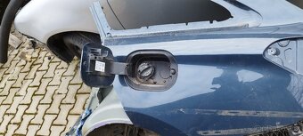 Prodám lz bočnici s podběhem viz foto Hyundai i30 kombi - 3
