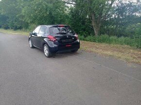Peugeot 208 - 3