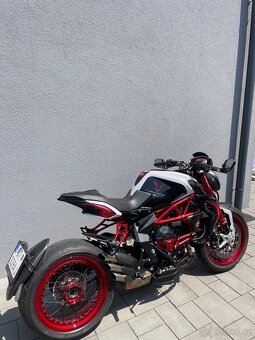 MV Agusta Brutale 800 Hamilton Limited Edition 149/244 - 3
