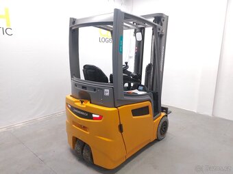 Čelní elektrický vysokozdvižný vozík Jungheinrich EFG215 - 3