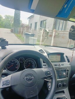 Opel Zafira 1,9 CDTI 110KW 7 Míst. - 3