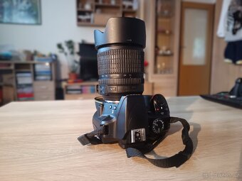 Fotoaparát Nikon D3400 + objektiv + baterie - 3