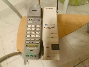 DVA RETRO TELEFONY - 3