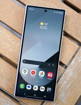 Prodam Samsung galaxy Z Fold 6 - 3