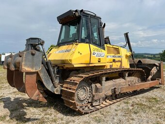 BULDOZER NEW HOLLAND D 180 - 3