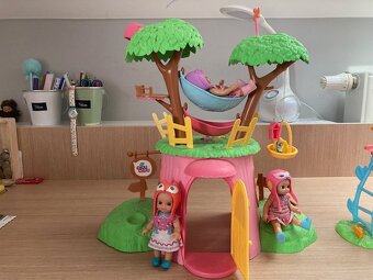 Mini Chou Chou Stromový domeček, hřiště a 6 ks panenek - 3