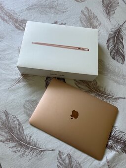 MacBook Air M1, 256 GB, 87 cyklů, 96% - 3
