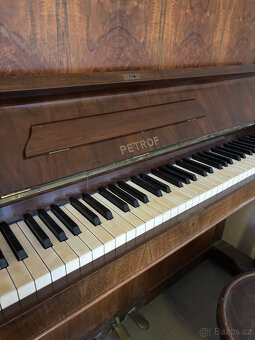 KLAVÍR PETROF - 3
