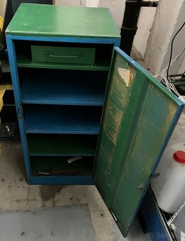 Modrá plechová skříňka se šuplíky - 3