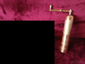 Mosazný mlýnek na kávu - 3