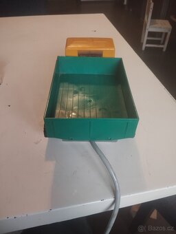 Staré hračky pásové vozidlo - 3