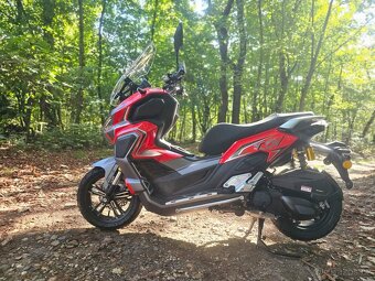 Nový skútr TUMOTO XDV 300 - 3