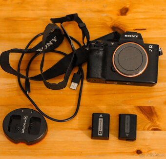 Sony A7 II + příslušenství - 3