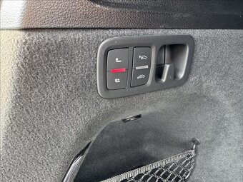Audi Q7 3,0TDi 200kw,S-Line,ČR,1.Majitel,120tkm,DPH - 3