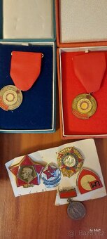 Různé medaile totalitní doby - 3