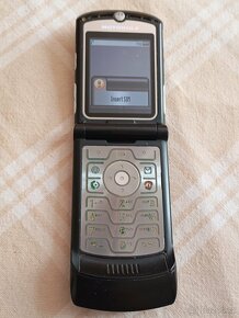 Mobilní telefon Motorola V3 Razr - 3
