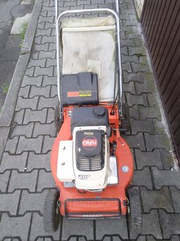 Benzínová sekačka Kubota s pojezdem 51cm - 3