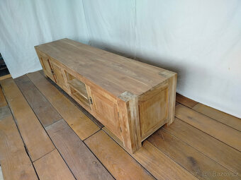 Nízká masivní komoda - TEAK - 3