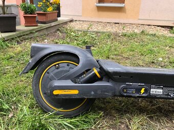 Elektricka koloběžka ninebot G2 MAX - 3