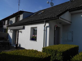 Prodej krásného RD se zahradou u Hradce Králové - 3