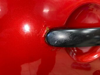 Levé zadní dveře vínová LA3W VW Touran 1T2 facelift 2007 - 3