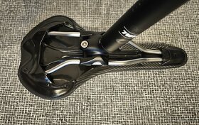 Oval Concepts gravel sedlo a sedlovka 27.2x300mm - 3