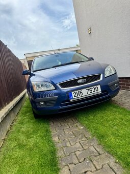 Ford Focus 2 Ghia předfacelift - 3