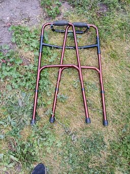 Prodám chodítko pro seniora za 800 Kč a za - 3