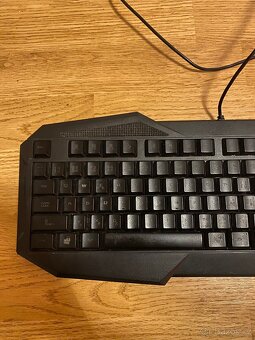 Trust Avonn GXT 830-RW Černá Klávesnice - 3