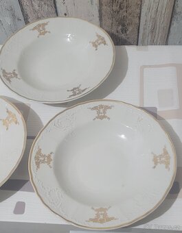 BERNADOTTE Starožitné Porcelánové talíře Thun 1794 - 3