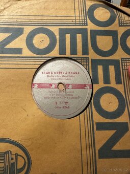 Staré šelakové gamofonové desky - 71 ks - 3