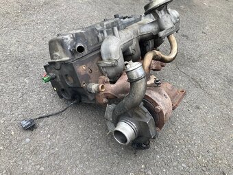 Ford 1,8 tdci hlava - 3