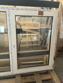 Prodám plastové okno 3000 x 1180 mm - 3
