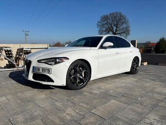 P: Alfa Romeo Giulia Super 2,0T 280HP RWD 2019 - 3