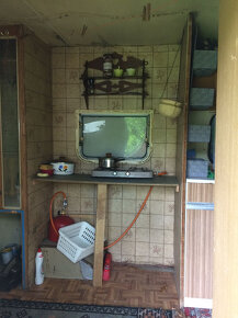 Starý karavan, špatný stav, bez spz - 3