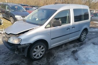 Prodám náhradní díly na VW Caddy Life 2009 - 3