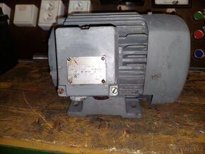 Prodám třifázový motor 1,5kW 1450ot. - 3