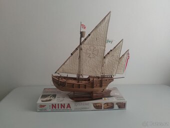 Modely Nina, Pinta a Santa Maria - 3