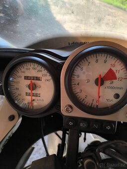 Kawasaki 750 ZR-7S - 3