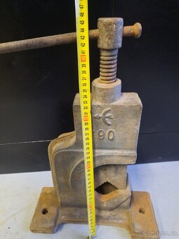 Svěrák na kulatinu trubky - 3