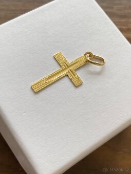 Zlatý přívěsek, křížek - 3