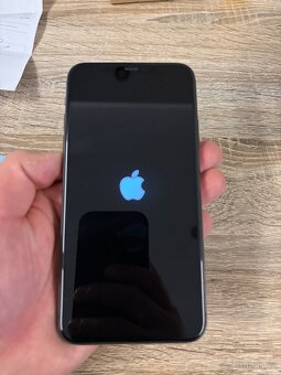 IPhone 11 Pro Max 256gb vesmírně šedá - 3