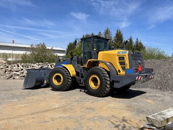 Čelní kolový kloubový nakladač - 3