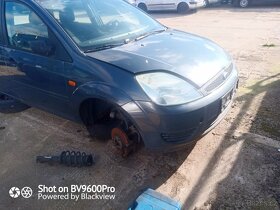 Ford fiesta 2004 - 3