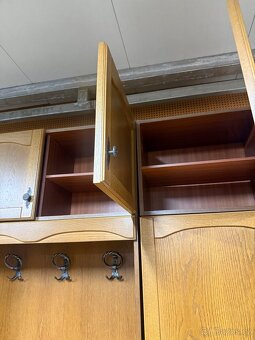 Předsíňová rustikální stěna - 3