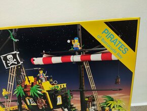 LEGO Ideas 21322 Zátoka pirátů z lodě Barakuda - 3